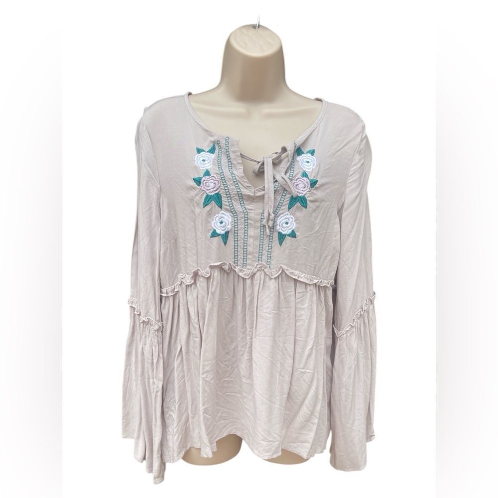 Cruel Denim Elegant Women's Blouse with Floral Accents embroidered floral M